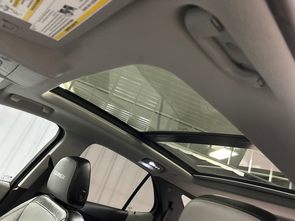 Used 2021 Chevrolet Equinox Premier FWD image 23