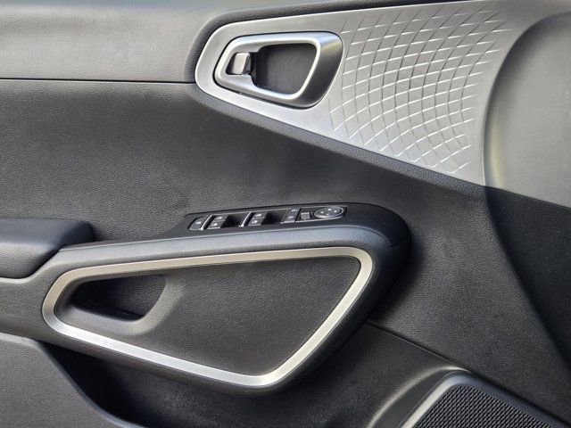 Certified 2025 Kia Soul S image 23