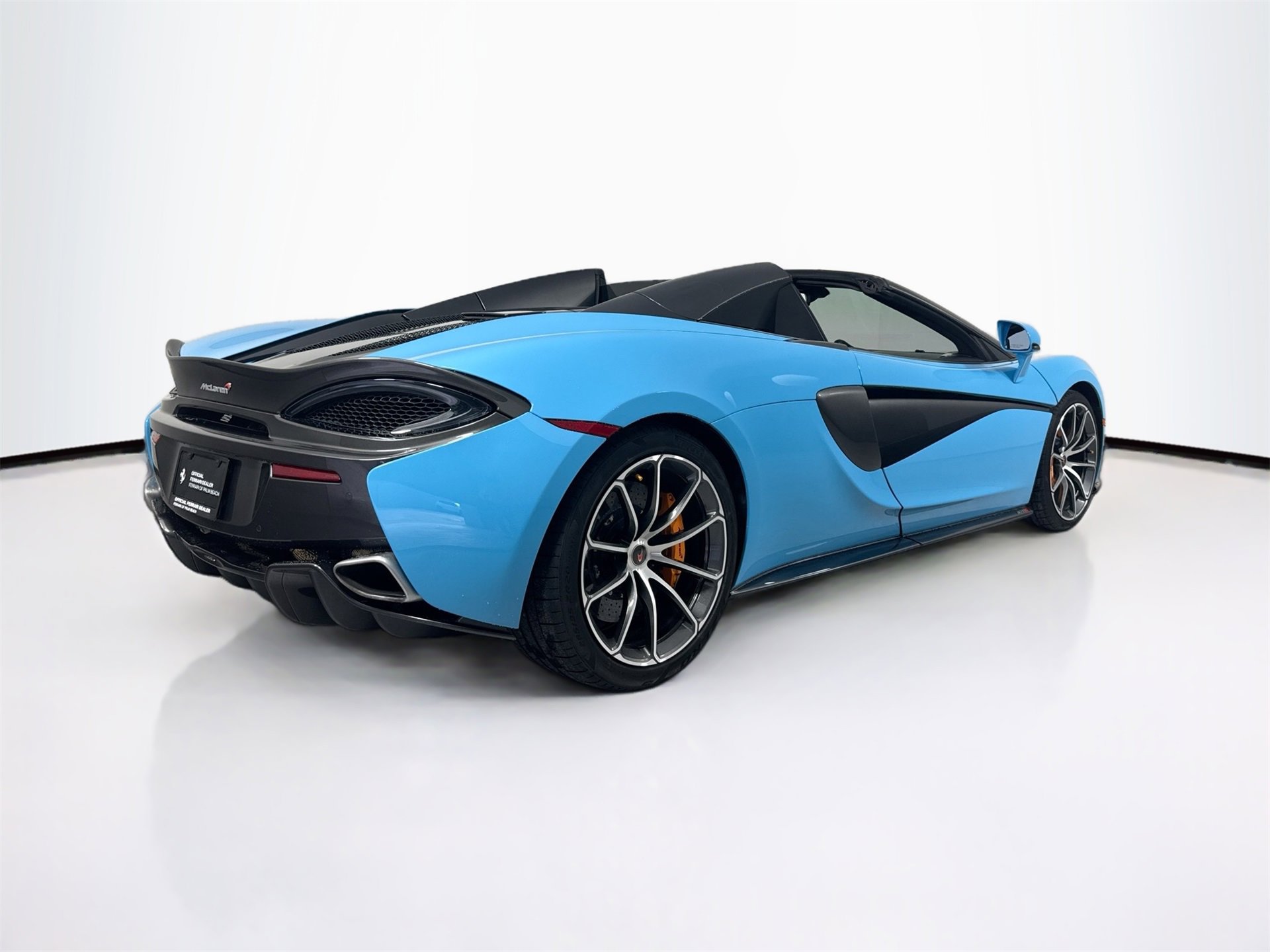 Used 2018 McLaren 570S Spider image 7