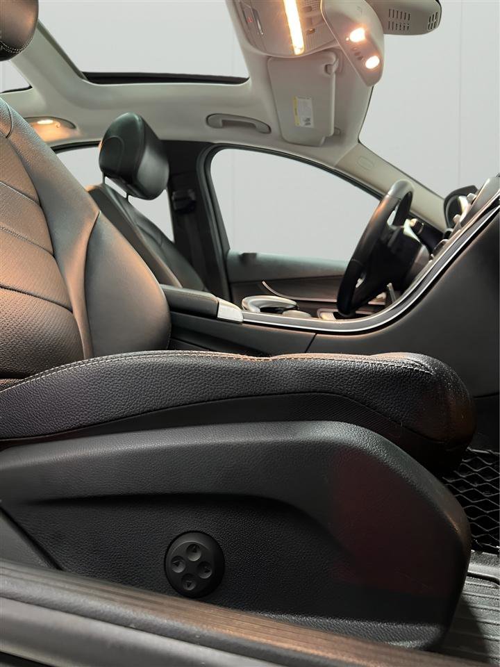 Used 2015 Mercedes-Benz C 300 4MATIC Sedan image 24