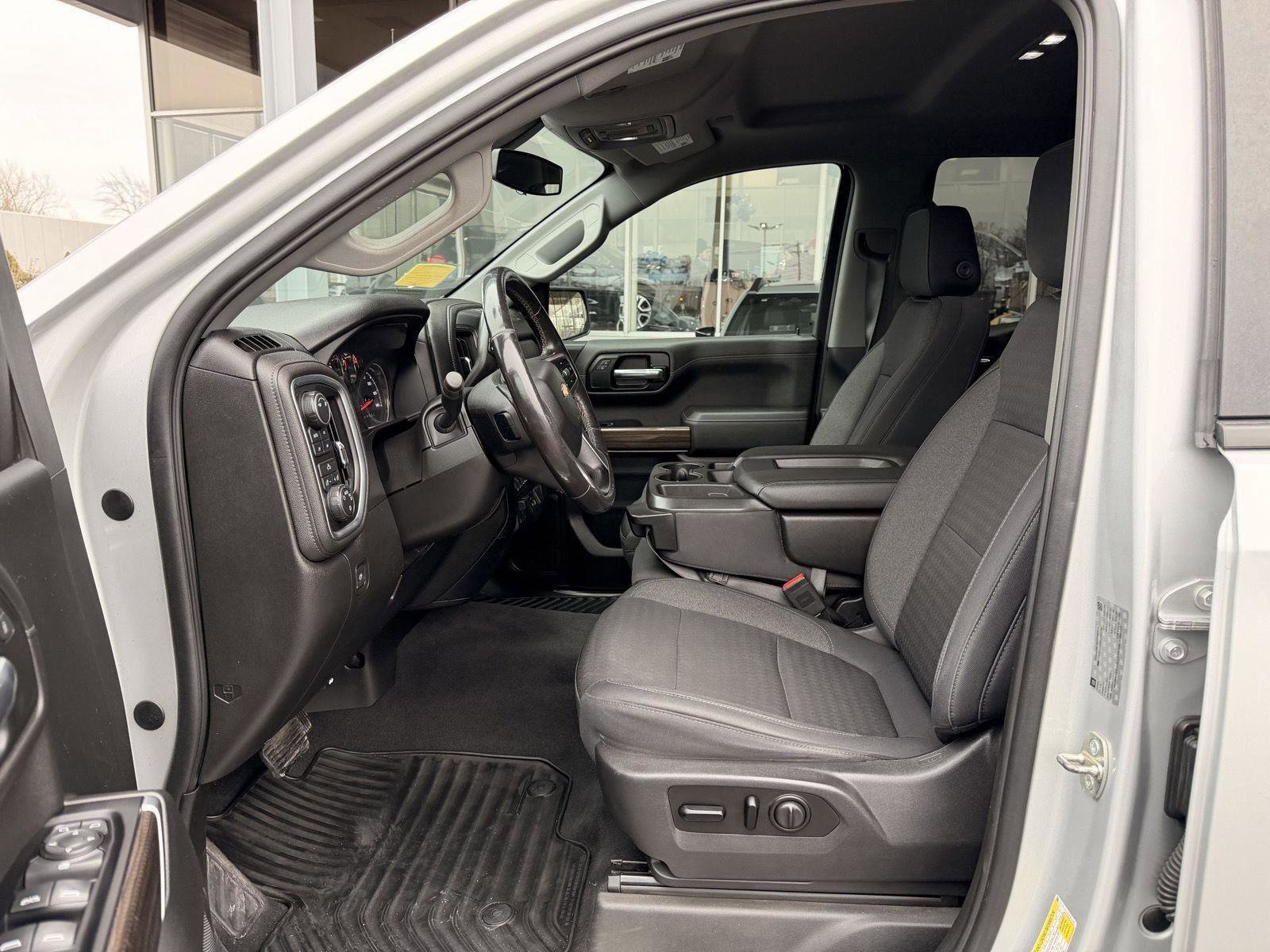 Used 2019 Chevrolet Silverado 1500 LT w/ All-Star Edition AWD/4WD image 12