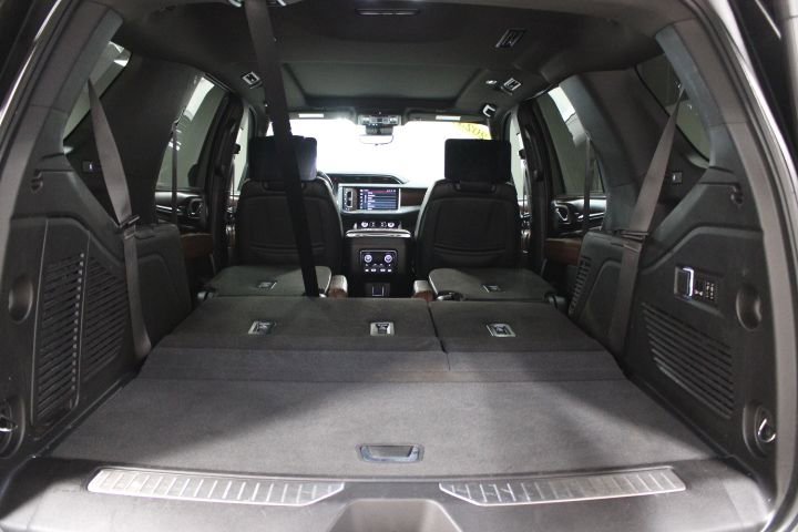 Used 2023 GMC Yukon Denali Ultimate image 16