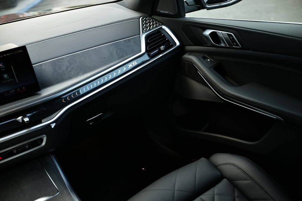 New 2026 BMW X5 xDrive50e w/ Climate Comfort Package image 28