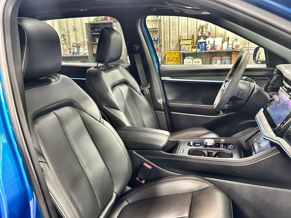 Used 2025 Jeep Wagoneer S Limited AWD/4WD image 32