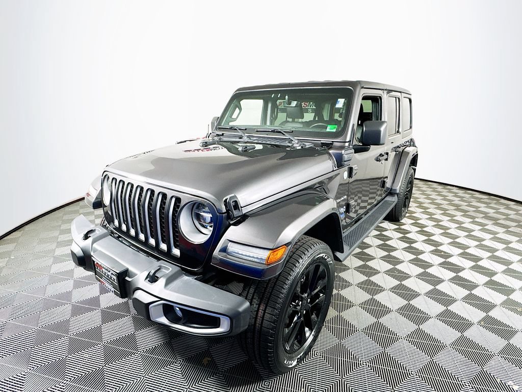 Used 2021 Jeep Wrangler Unlimited Sahara w/ Cold Weather Group AWD/4WD image 3