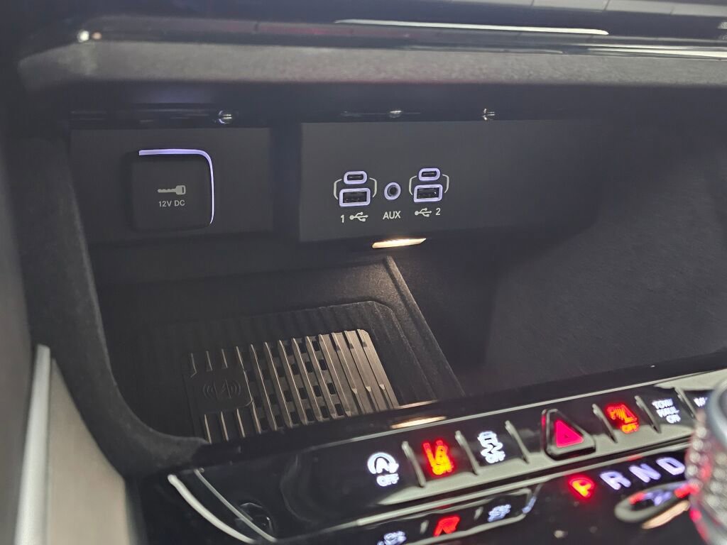 New 2026 Jeep Grand Wagoneer L 4WD w/ HD Trailer Tow Package image 30