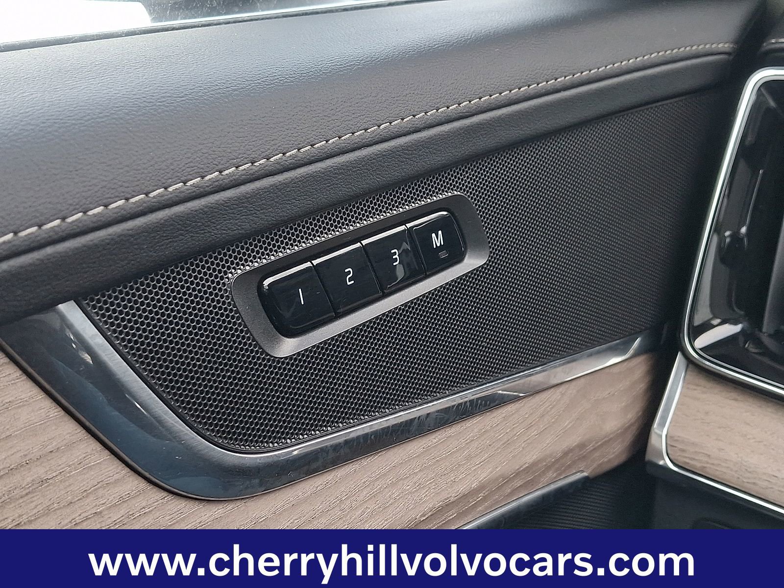 Certified 2025 Volvo XC90 B5 Plus image 25