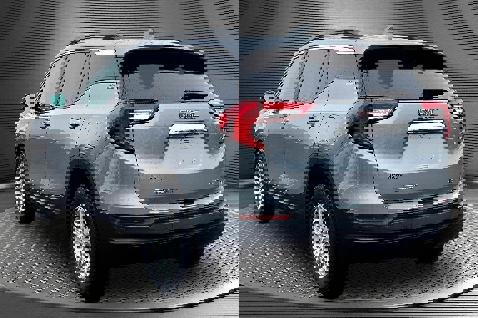 Used 2024 GMC Terrain SLE w/ Driver Convenience Package image 4