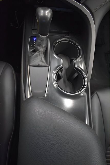 Used 2020 Toyota Camry SE w/ Carpet Mat Package FWD image 27