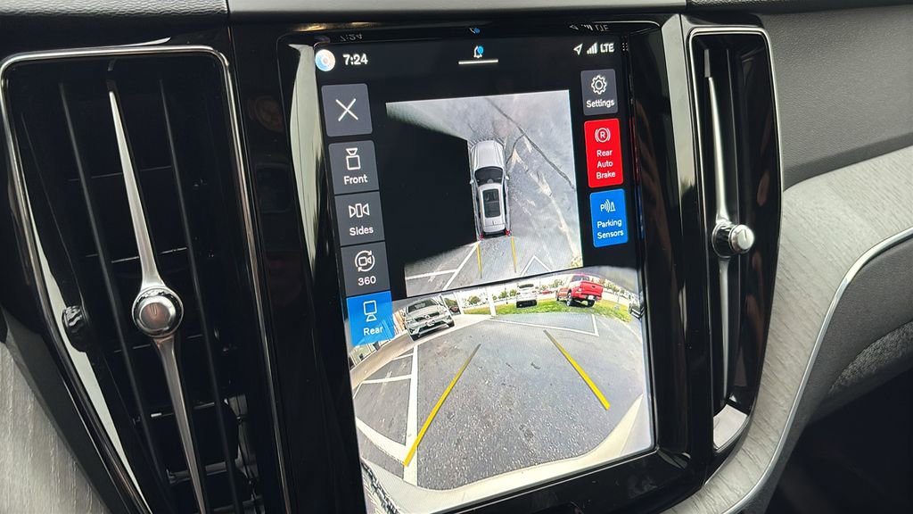 Certified 2025 Volvo XC60 B5 Plus AWD/4WD image 20