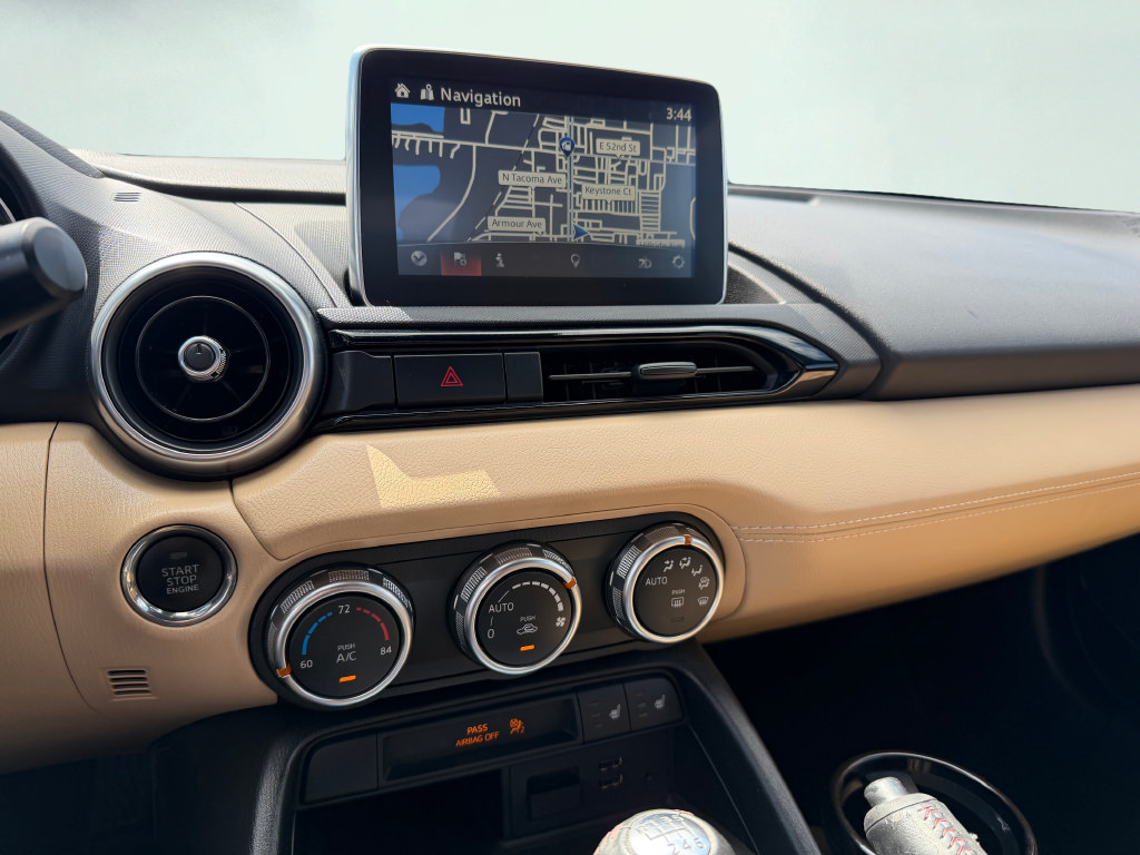 Used 2017 MAZDA MX-5 Miata Grand Touring RWD image 30