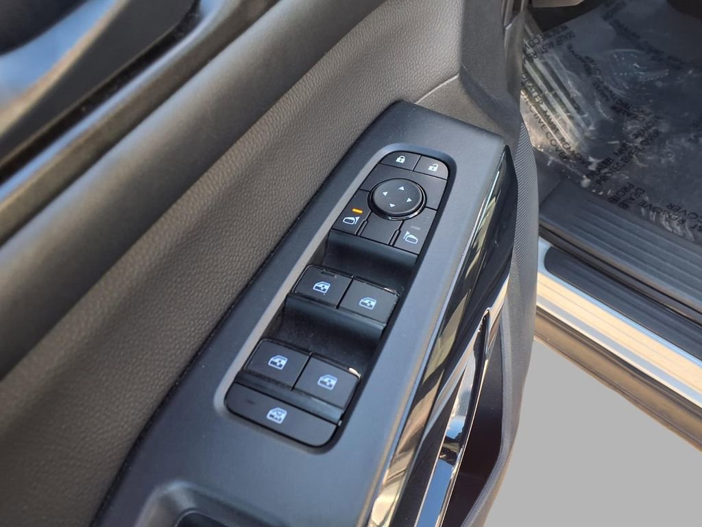 Certified 2025 Nissan Pathfinder SV image 19