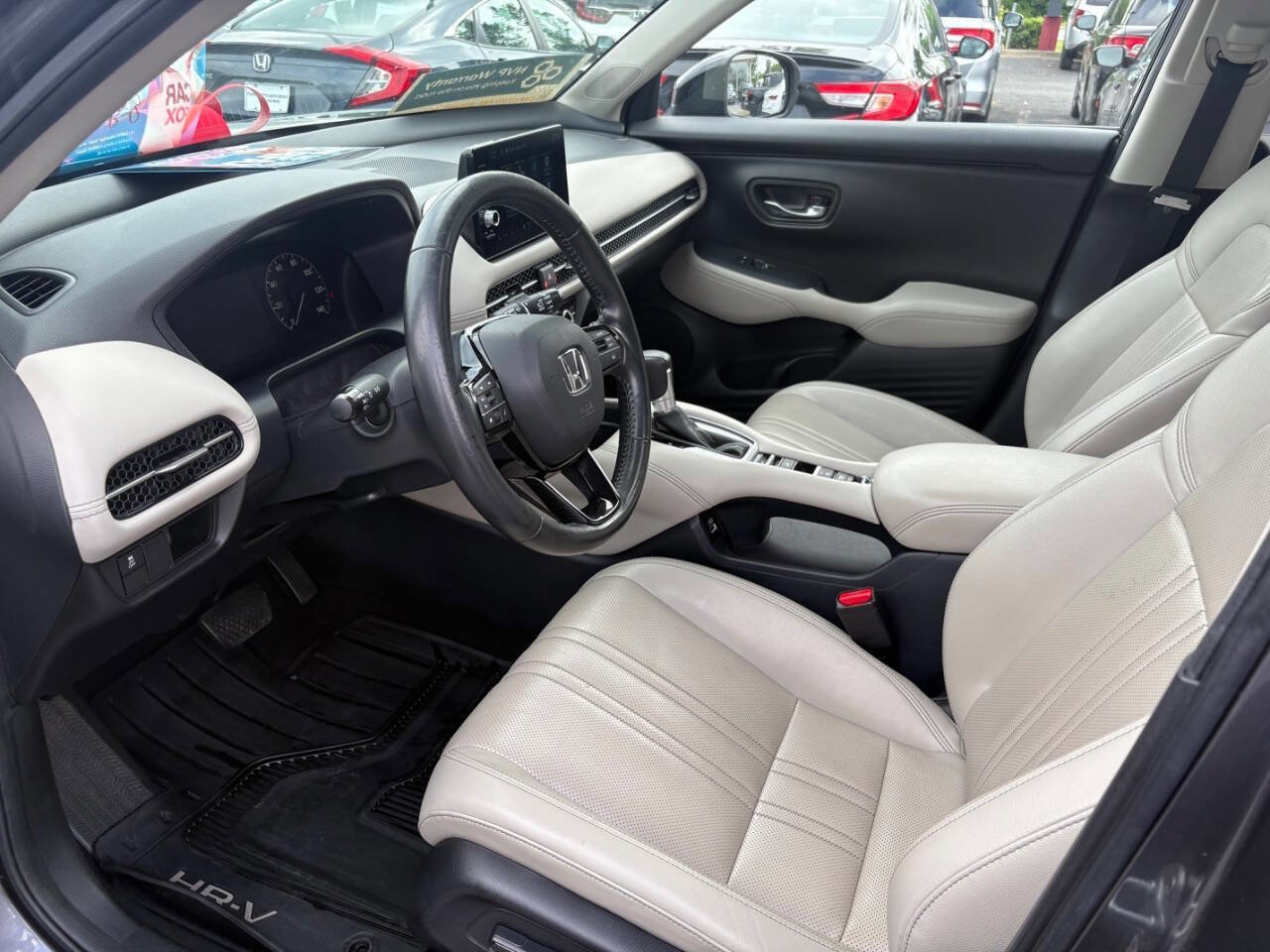Used 2023 Honda HR-V EX-L image 10