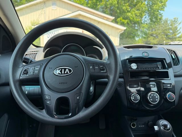 Used 2011 Kia Forte EX image 9