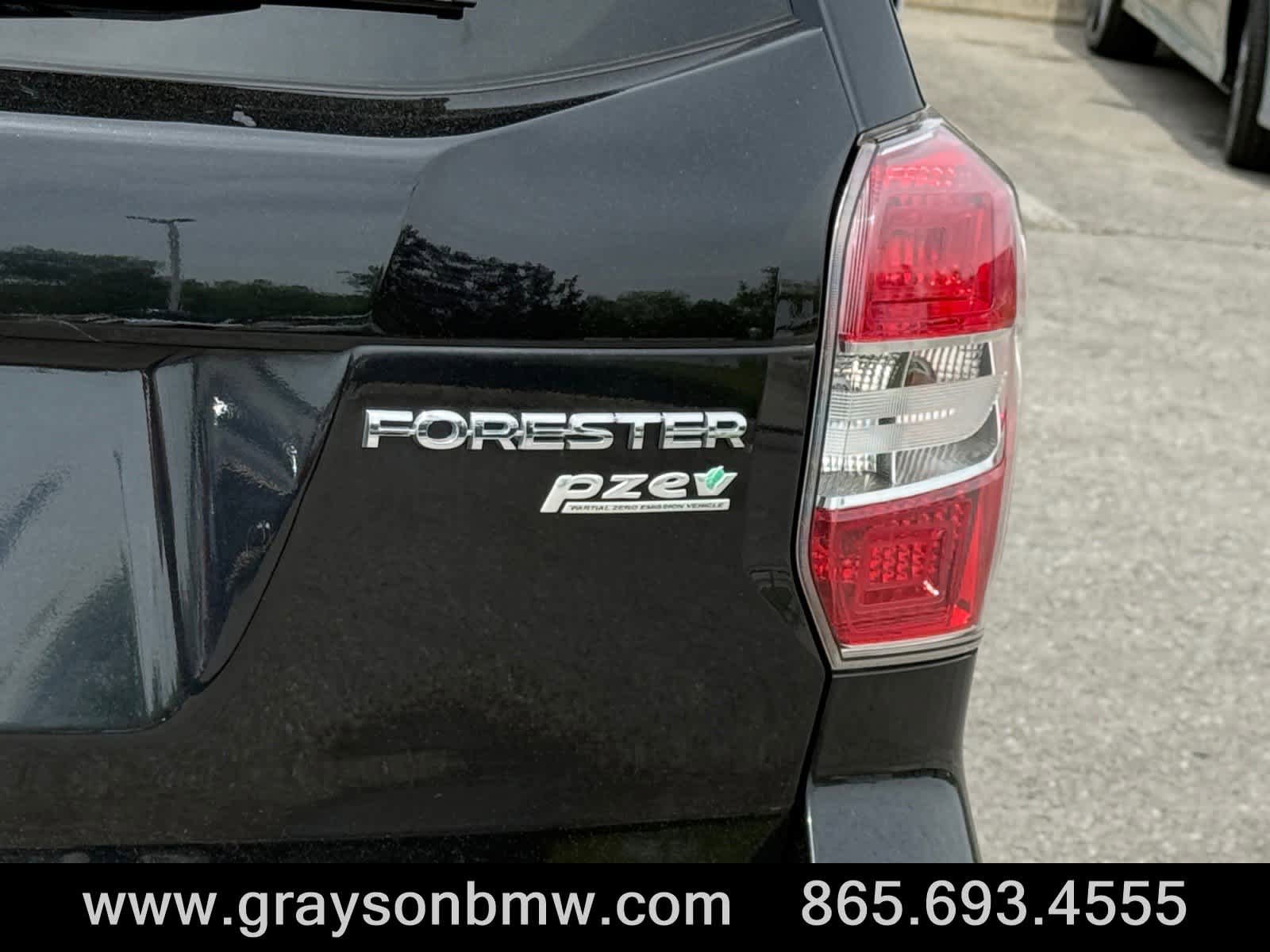 Used 2015 Subaru Forester 2.5i Touring AWD/4WD image 11