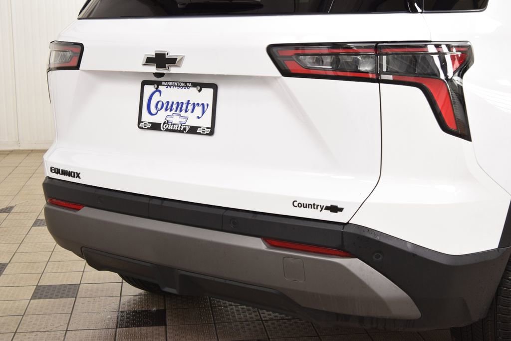 New 2026 Chevrolet Equinox LT w/ Midnight Edition FWD image 21