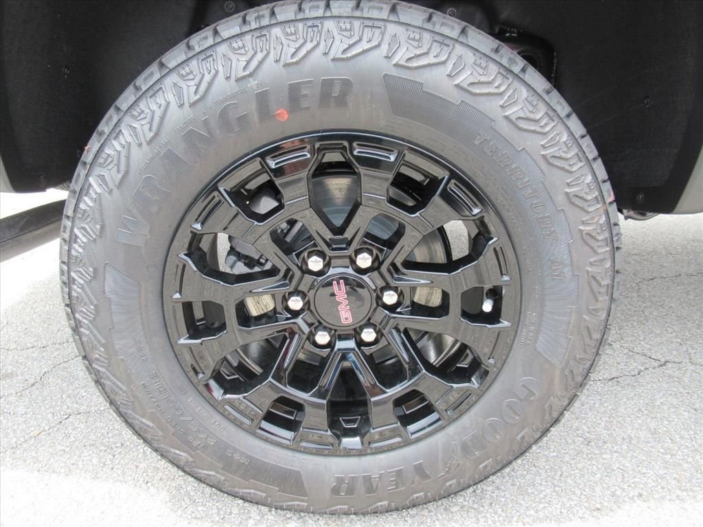 New 2026 GMC Canyon Elevation w/ Convenience Package RWD image 8