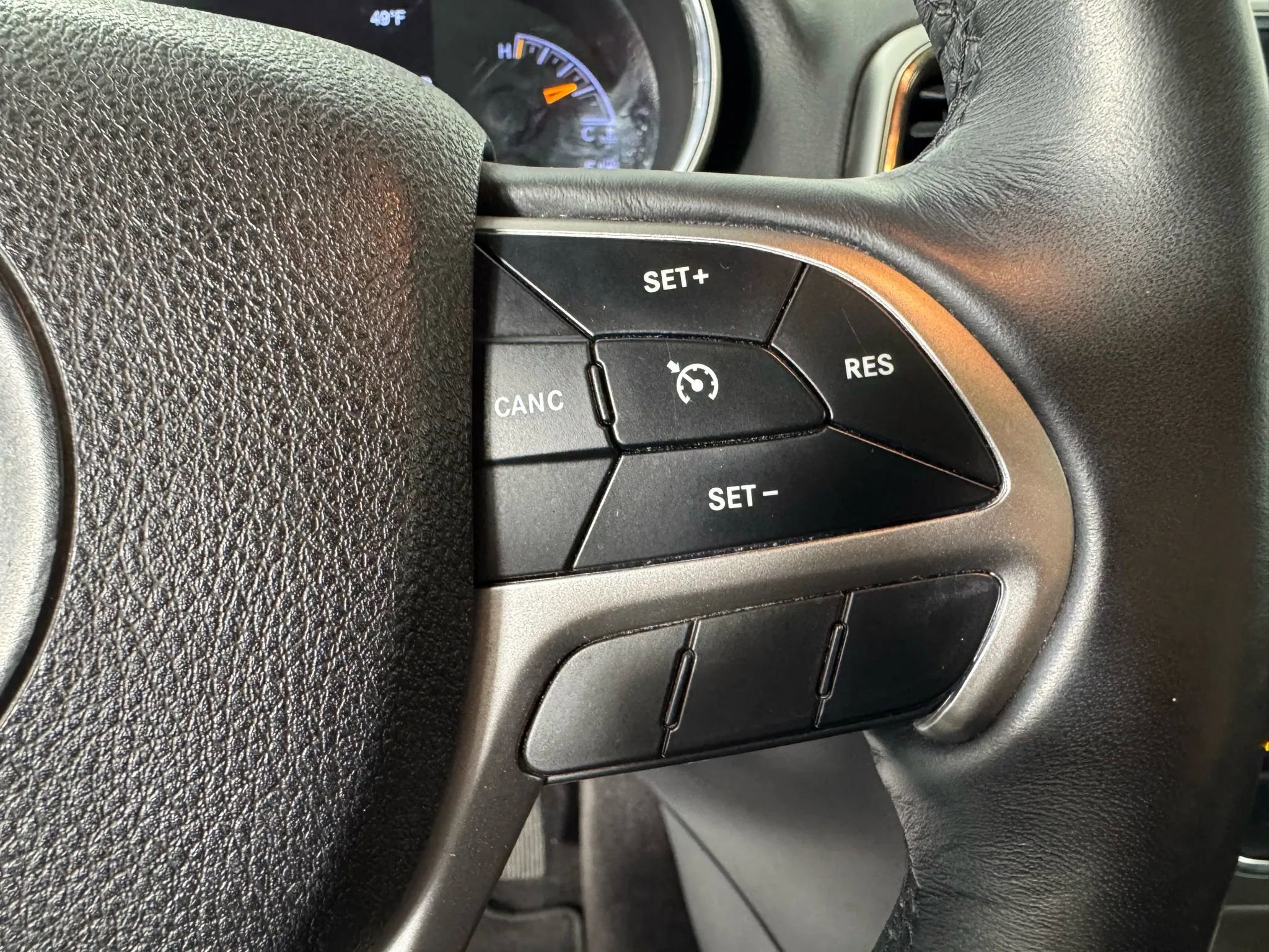 Used 2018 Jeep Grand Cherokee Overland image 16