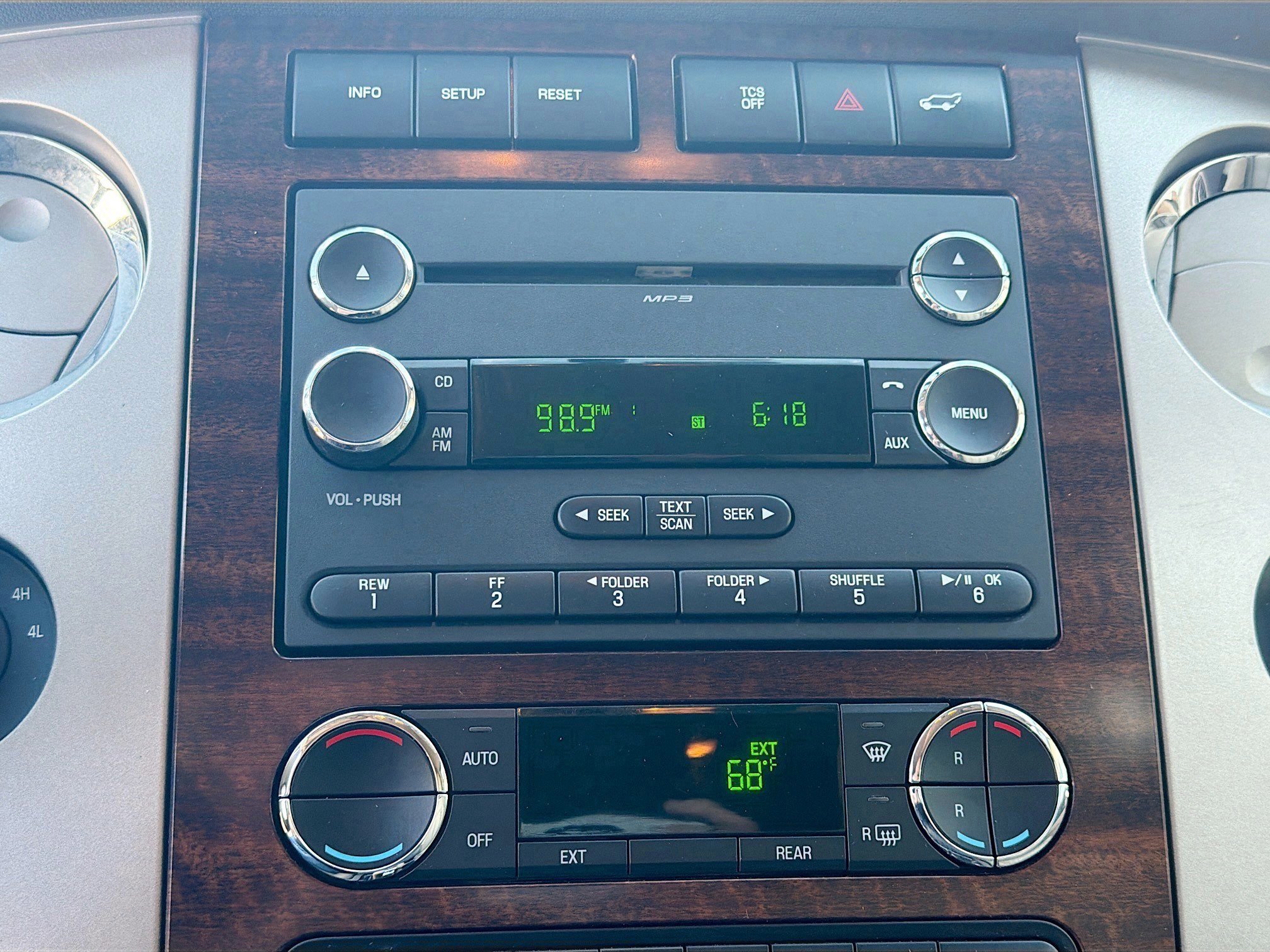 Used 2012 Ford Expedition XLT AWD/4WD image 19