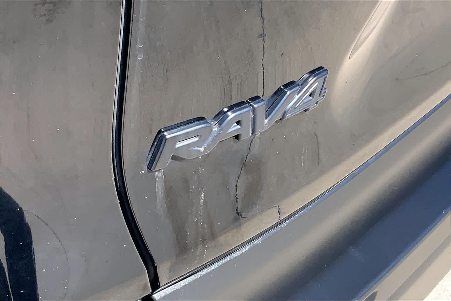 Used 2022 Toyota RAV4 XLE Premium AWD/4WD image 10