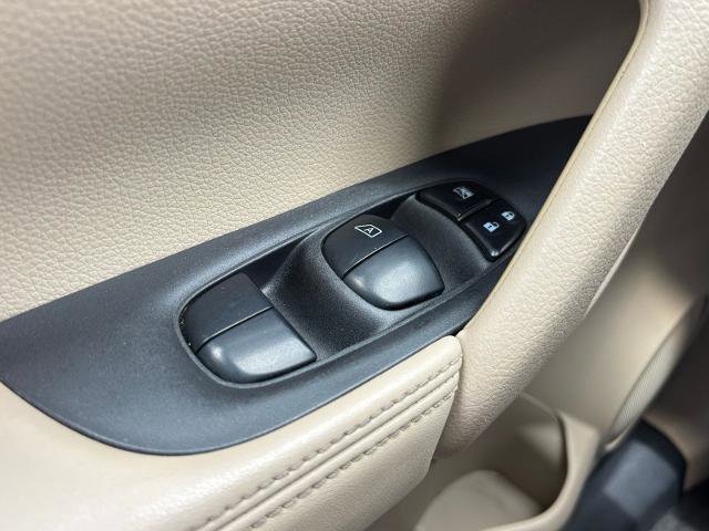 Used 2019 Nissan Rogue SV w/ Sun & Sound Touring Package FWD image 14