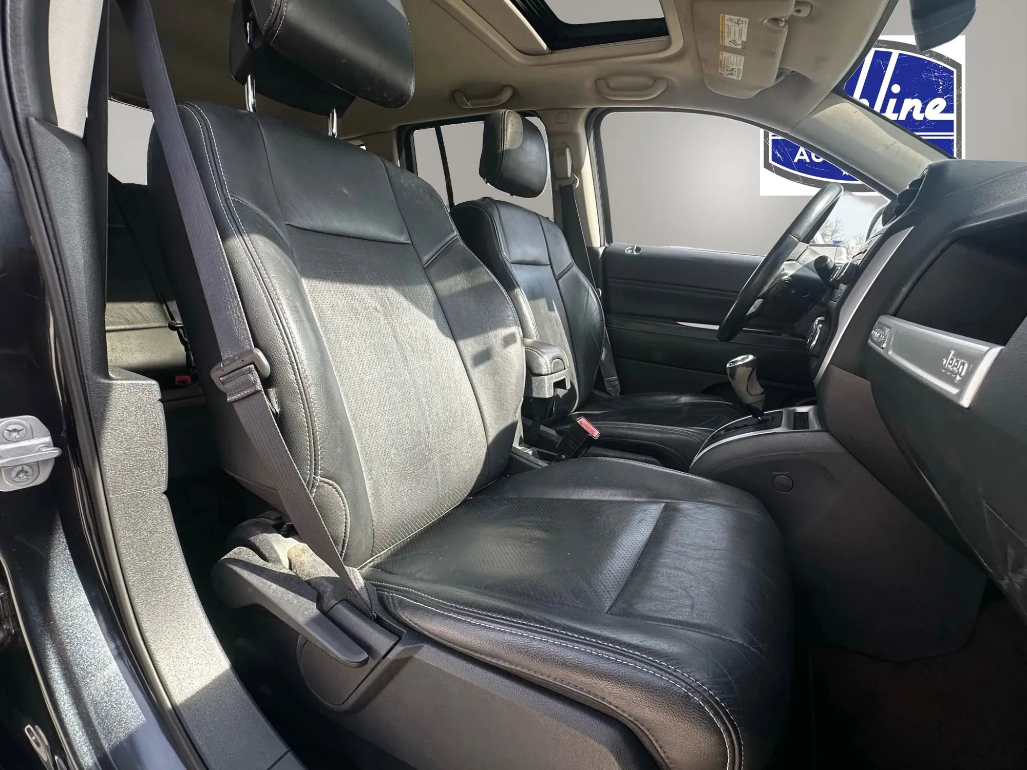Used 2015 Jeep Compass High Altitude FWD image 28