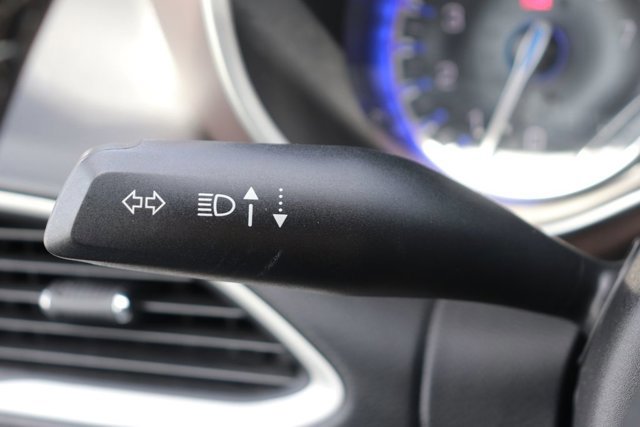 Used 2023 Chrysler Voyager LX FWD image 21