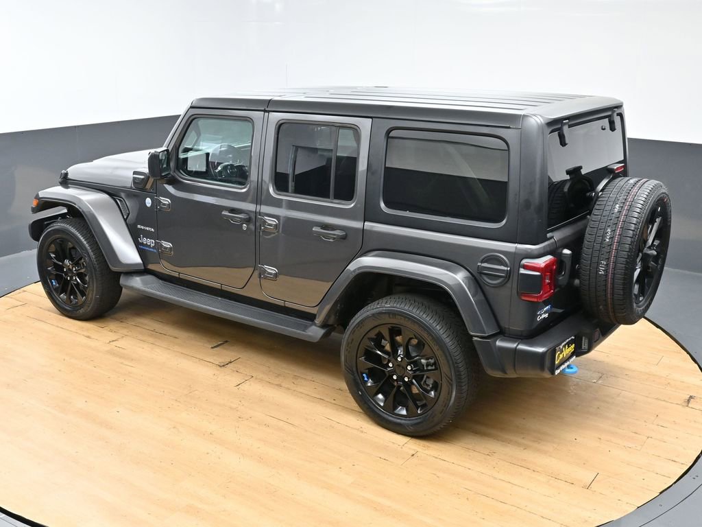 Used 2023 Jeep Wrangler Unlimited Sahara w/ Cold Weather Group AWD/4WD image 43