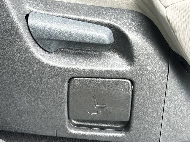 Certified 2023 Toyota Sienna LE FWD image 38