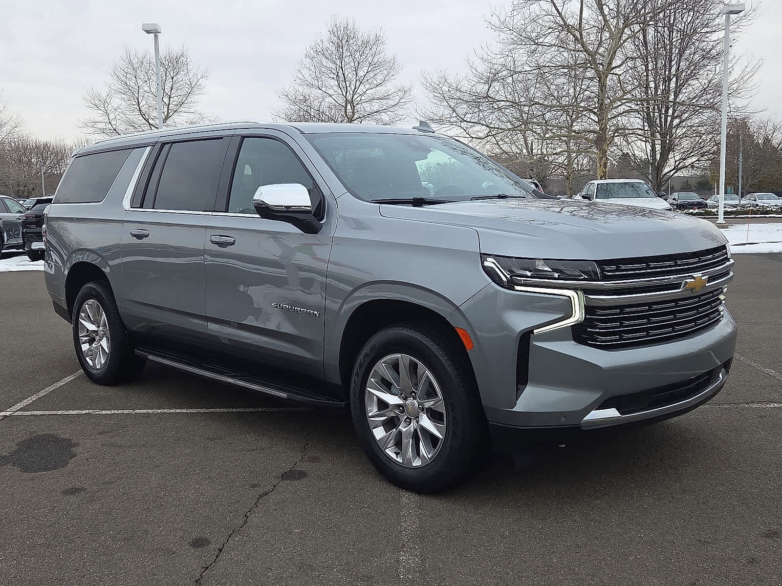 Used 2023 Chevrolet Suburban Premier image 4