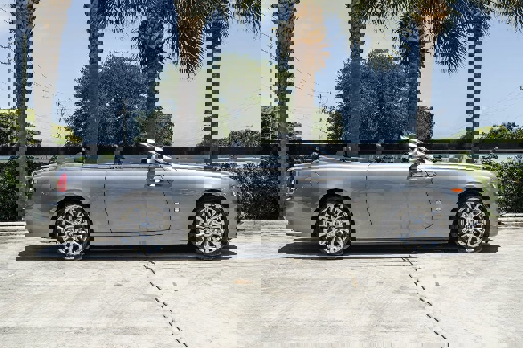 Used 2019 Rolls-Royce Dawn RWD image 9