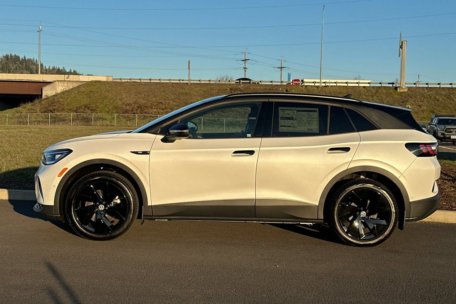 New 2026 Volkswagen ID.4 Pro S Plus image 6