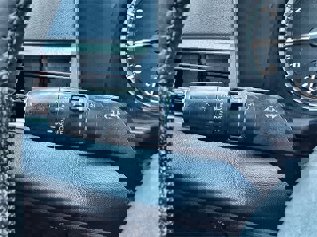 Used 2023 Mitsubishi Outlander SE image 27