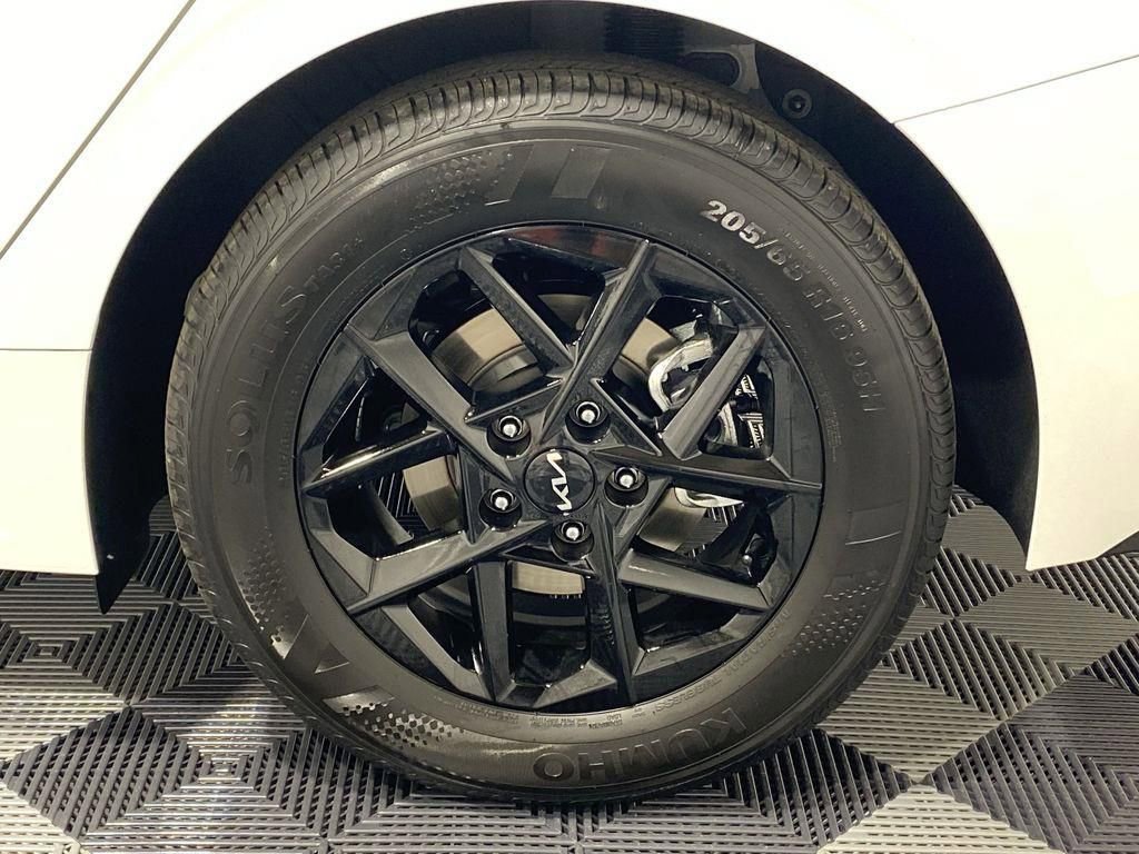 New 2026 Kia K5 LXS FWD image 31