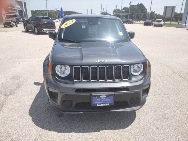 Used 2023 Jeep Renegade Latitude AWD/4WD image 9