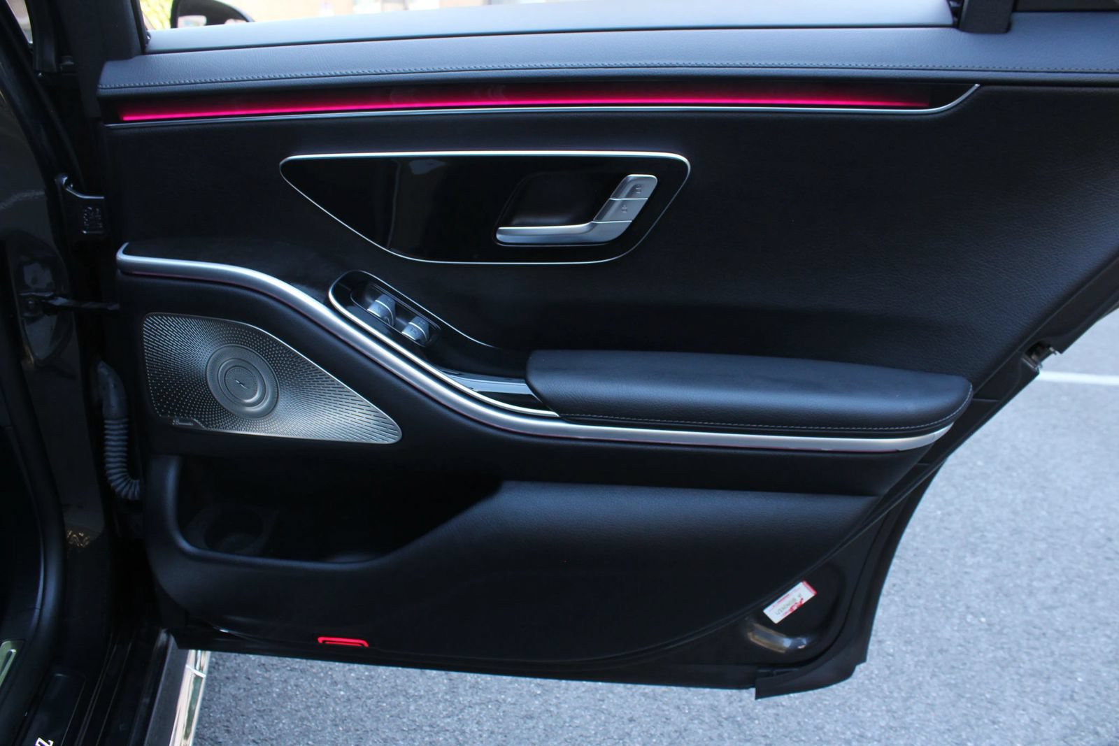 Used 2022 Mercedes-Benz S 580 4MATIC Sedan w/ AMG Line Package image 27