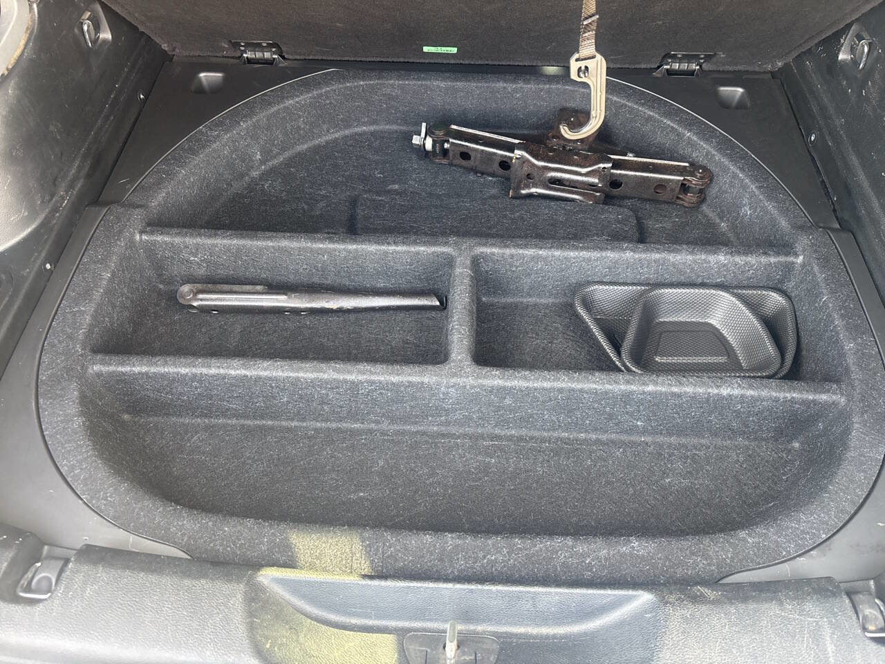 Used 2016 Jeep Cherokee Latitude w/ Cold Weather Group image 30