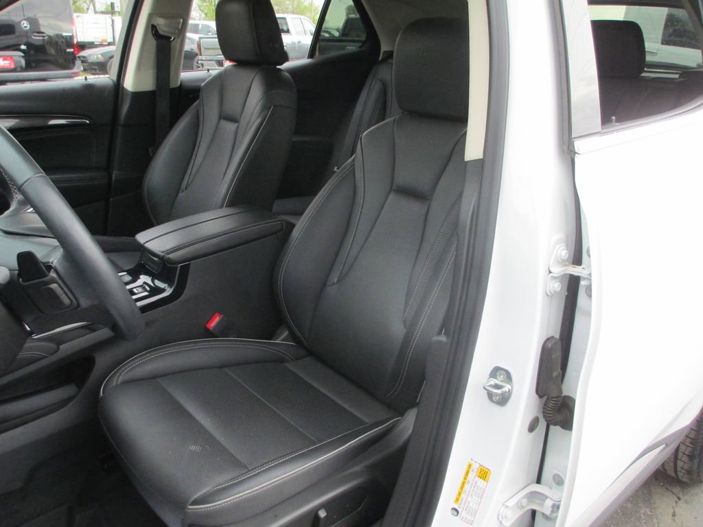 Used 2023 Buick Envision Essence image 17