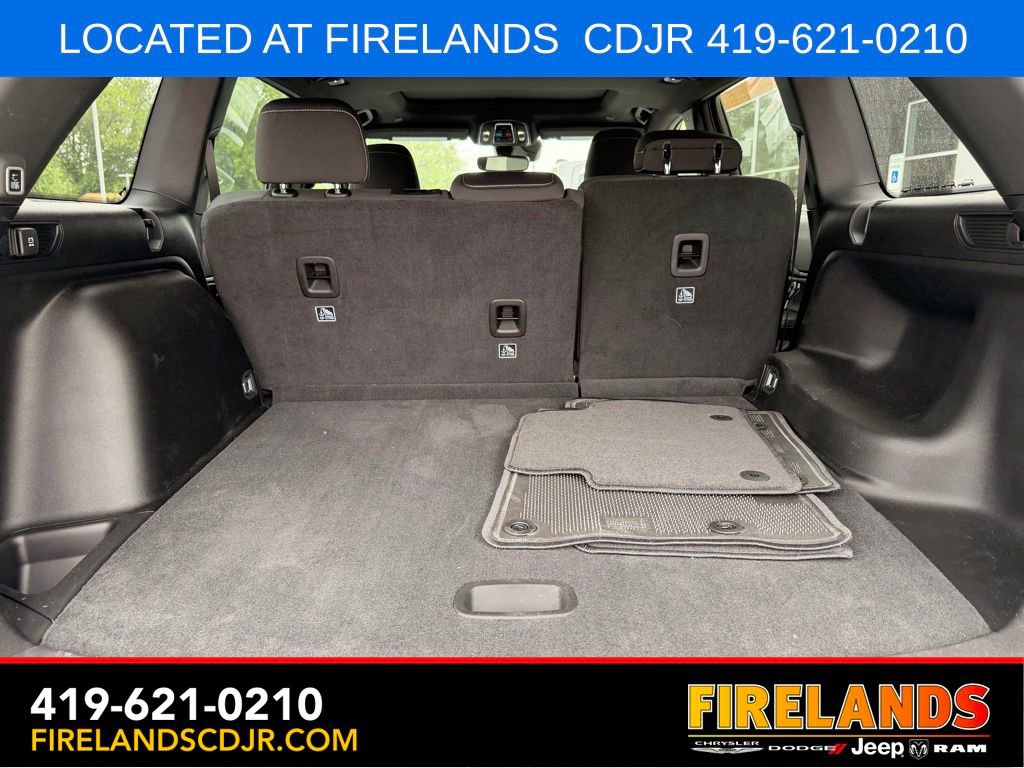 Used 2024 Jeep Grand Cherokee Laredo X w/ Luxury Tech Group I AWD/4WD image 6