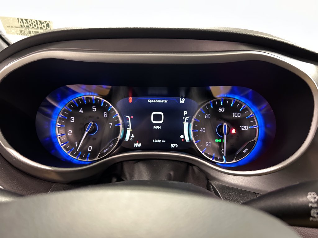 Used 2026 Chrysler Pacifica Select FWD image 16
