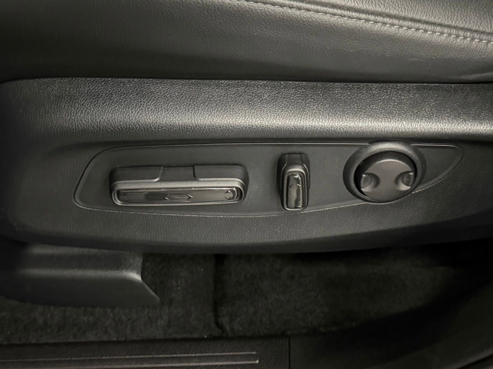 Used 2025 Honda CR-V EX-L image 26