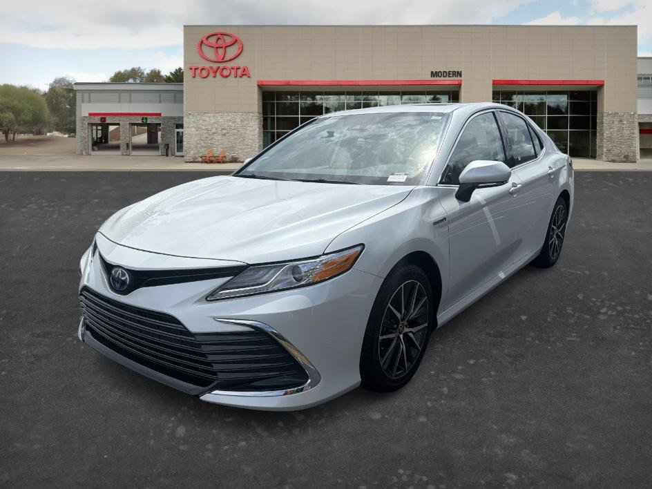 Used 2021 Toyota Camry XLE w/ Navigation Upgrade Package