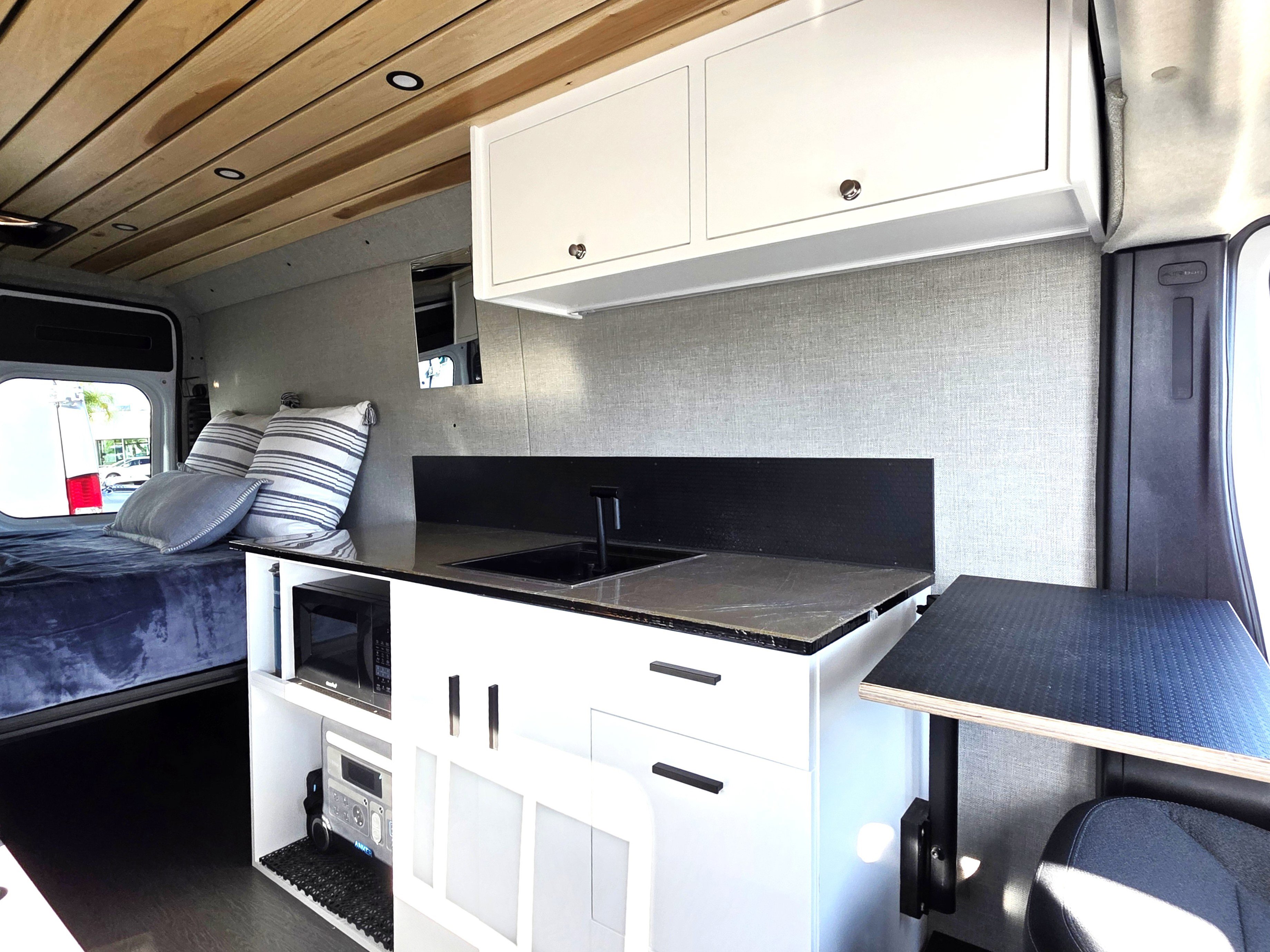 New 2023 RAM ProMaster 2500 w/ Safety Group image 3