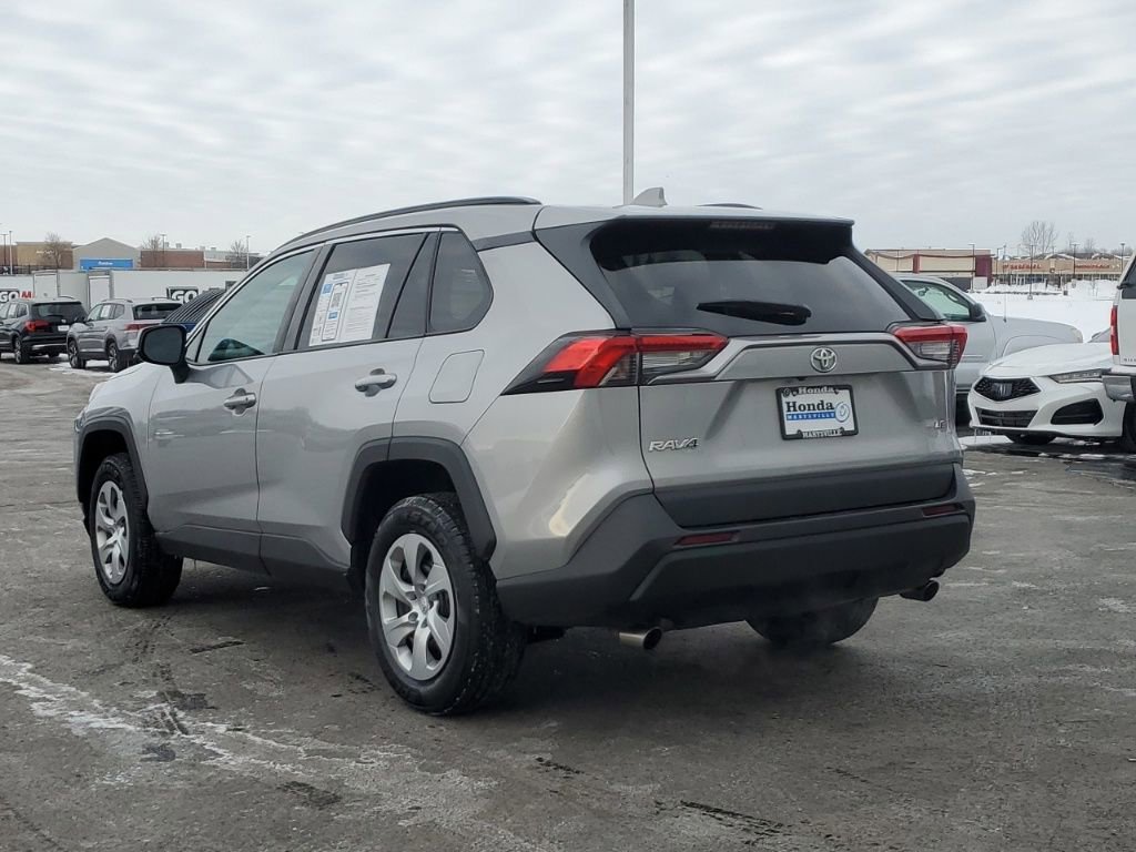 Used 2021 Toyota RAV4 LE image 5