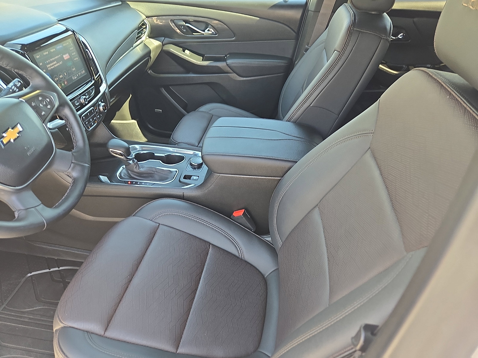 Used 2023 Chevrolet Traverse High Country w/ LPO, Floor Liner Package image 13