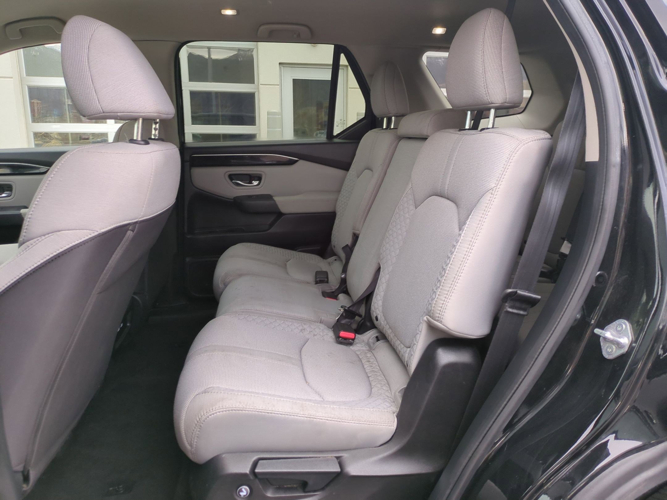 Used 2023 Honda Pilot LX image 29