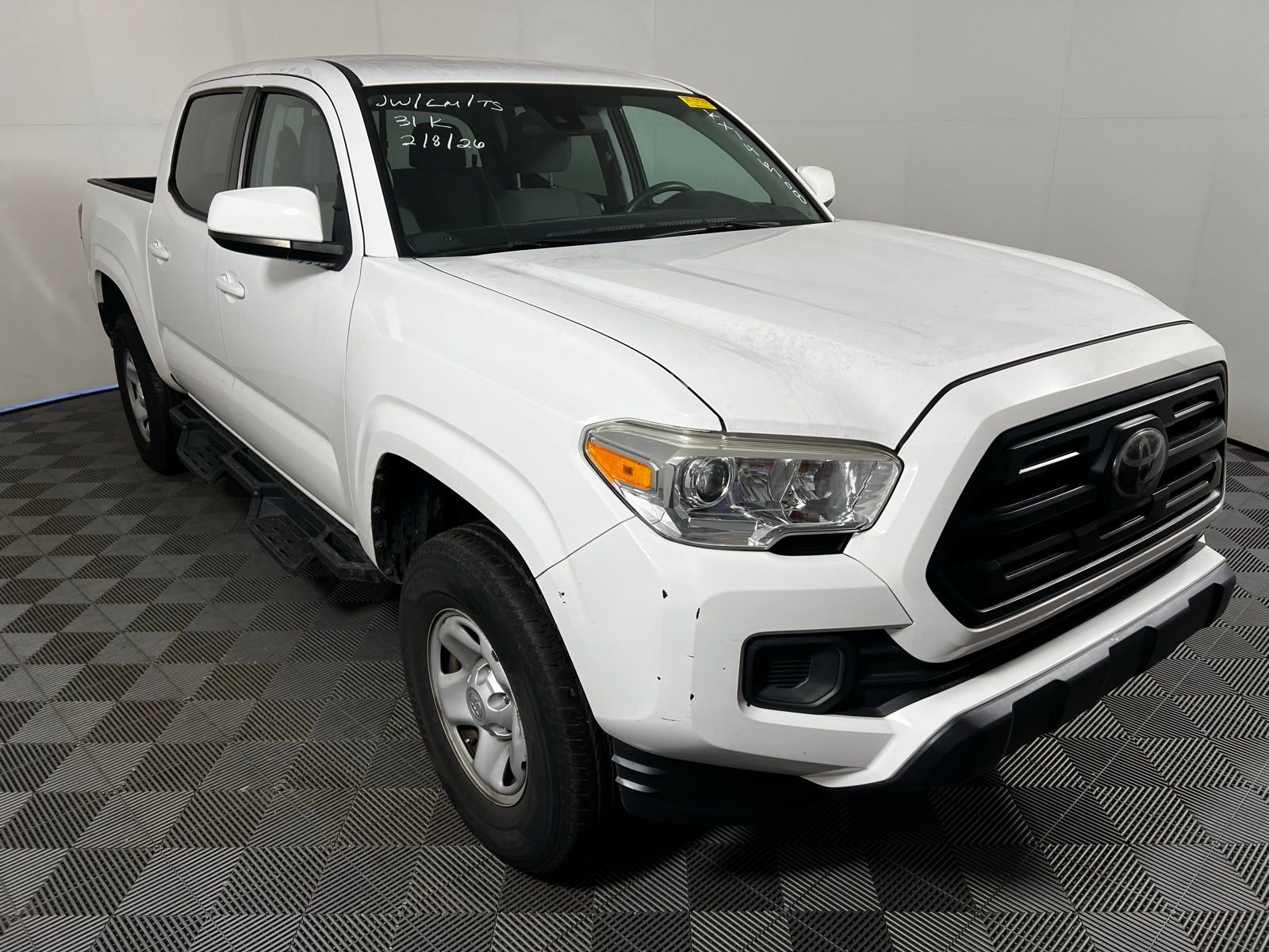 Used 2019 Toyota Tacoma SR image 3