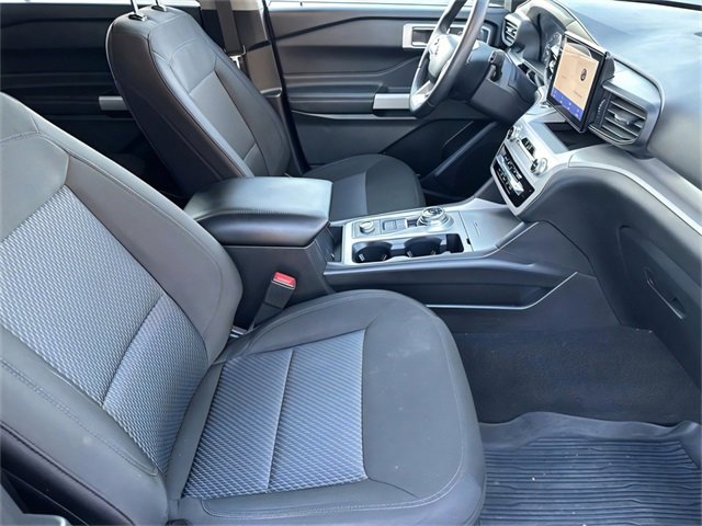Used 2024 Ford Explorer XLT image 23