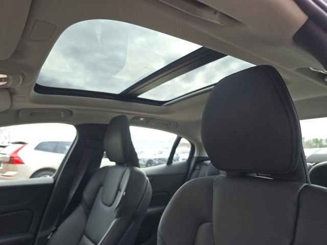 Certified 2024 Volvo S60 B5 Plus w/ Climate Package image 28