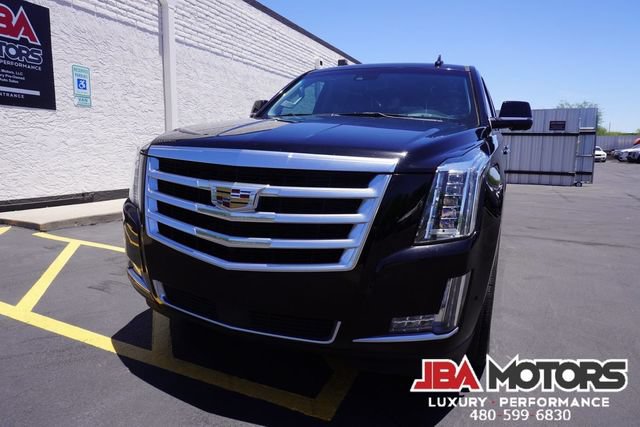 Used 2018 Cadillac Escalade Premium Luxury AWD/4WD image 43